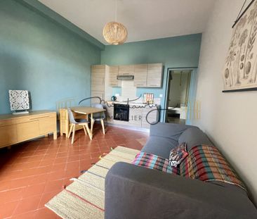 UN CHARME FOU POUR CE P2 MEUBLE AVEC TERRASSE ET JARDIN - Photo 4