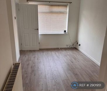 2 bedroom semi-detached house to rent - Photo 2