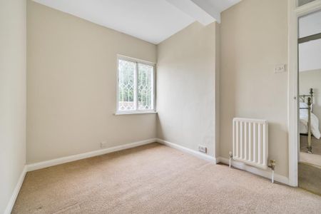 3 bedroom semi-detached house to rent - Photo 3