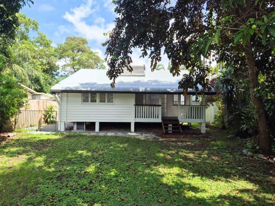 CHARMING BEACHSIDE COTTAGE - Photo 1