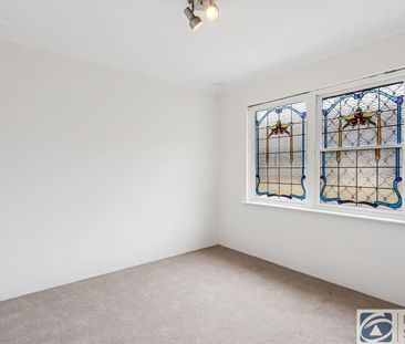 COSY COTTAGE CHARM IN PRIME PARKSIDE POSITION - Photo 5