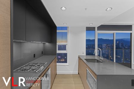 Condo in Downtown Vancouver, BC - Photo 5