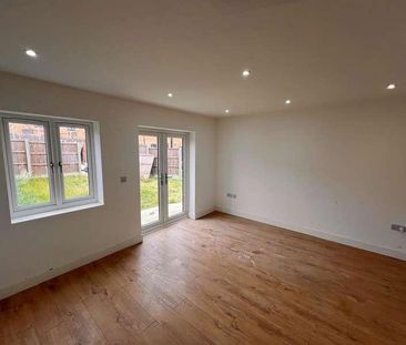 Park Walk, Northampton, NN5 - Photo 1