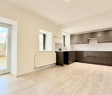 3 bedroom terraced house to rent - Photo 6