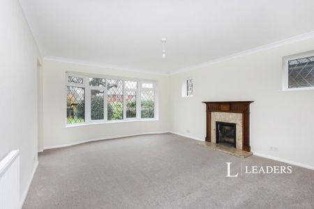 3 bedroom detached house to rent - Photo 2