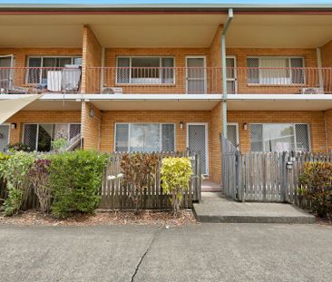 Two Level, Two Bedroom Unit Close to CBD - Photo 5
