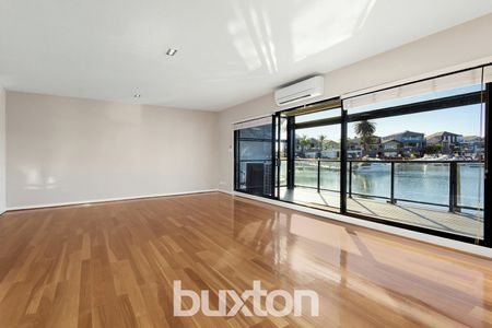 Waterfront Living at Its Finest – Private Boat Mooring Included! - Photo 4