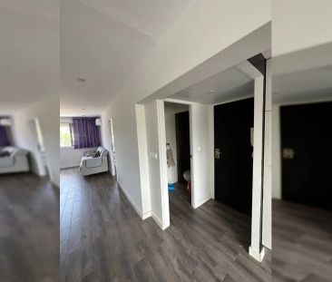Room in a shared 3-bedroom apartment for rent in La Carrasca. - Photo 2