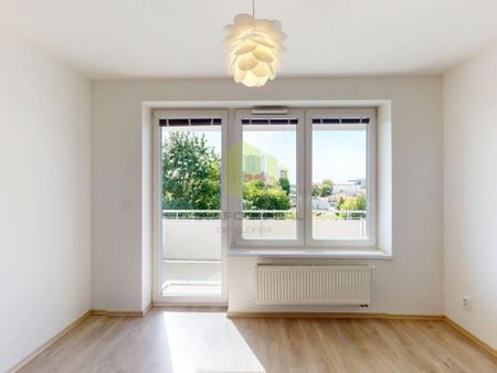 Pronájem bytu 1+kk 32 m2 - Fotografie 2
