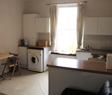 1 bed flat for rent in West End - Photo 1