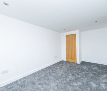 CROFT HOUSE MORLEY LEEDS - Photo 3