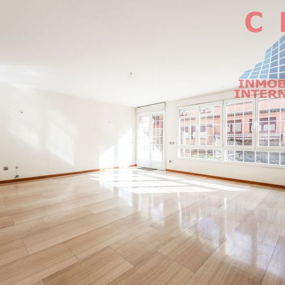 Alquiler de chalet adosado en Salvador - Photo 1