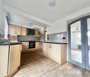 3 bedroom semi-detached house to rent - Photo 1