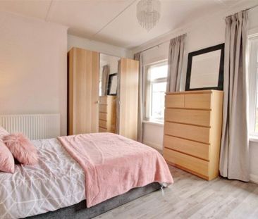 2 bedroom semi-detached house to rent - Photo 2