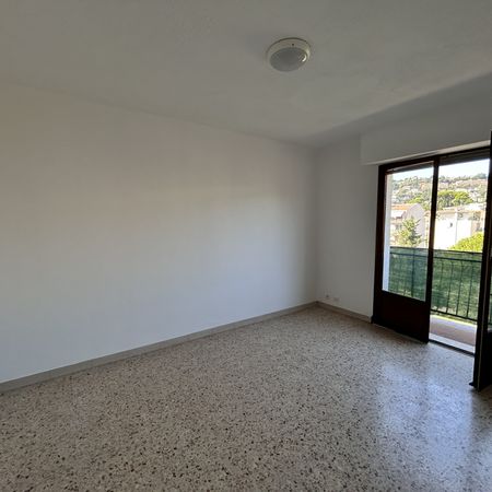 Location Appartement 2 pièces 42m² NICE 06000 - Photo 4