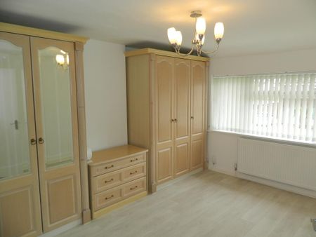 3 bedroom semi-detached house to rent - Photo 3