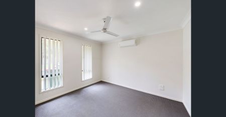 FANTASTIC FAMILY HOME WITH TWO LIVING AREAS - Photo 5