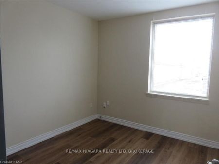 For Lease - 58 Jarvis Street Unit# 202, Fort Erie, Ontario - Photo 5