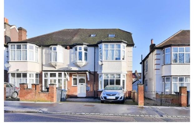 2 Bed Flat, Craignish Avenue, SW16 - Photo 1