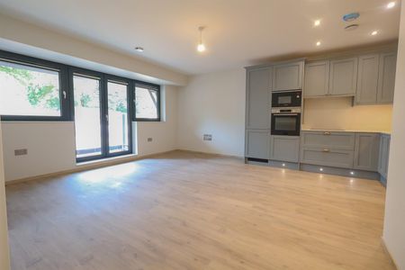 Highfield House, Headless Cross, Redditch - Photo 5