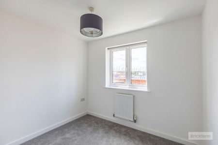 3 bedroom semi-detached house to rent - Photo 5