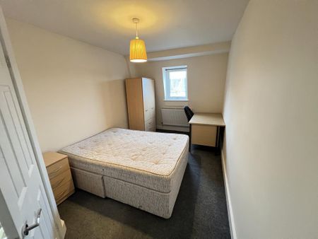 6 bedroom flat to rent - Photo 3