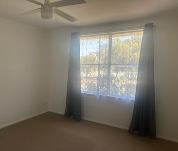 Renovated Three Bedroom House - Photo 2