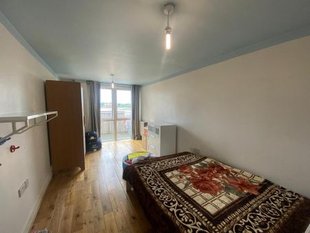 2 bedroom flat to rent - Photo 4