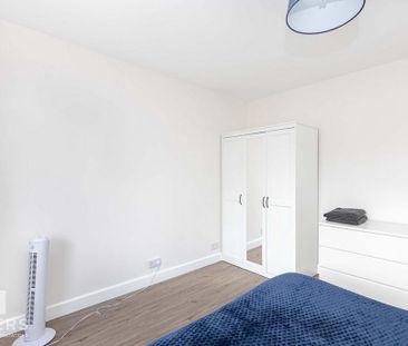 4 bedroom detached house to rent - Photo 5