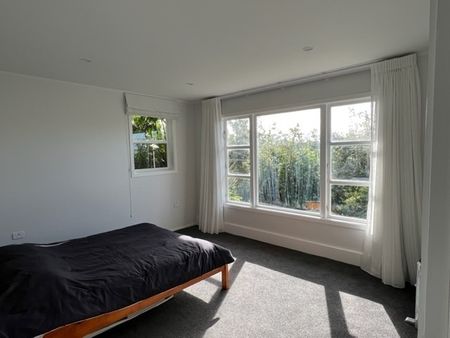 25 Breton Grove, Kingston - Photo 2