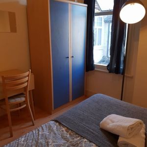 1 Bed Detached House, Cranhurst Road, NW2 - Photo 2