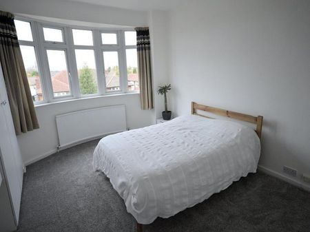 4 Bedroom Semi Detached To Let - Photo 3