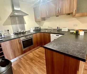 2 bedroom flat to rent - Photo 2