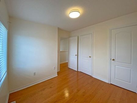 For Lease - 4230 Fuller Crescent, Burlington, Ontario - Photo 2