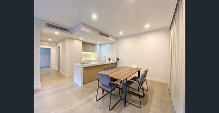 Fully furnished boutique apartment in the heart of Crows Nest, face to the quiet street with big balcony and close to all shopping facilities. - Photo 3