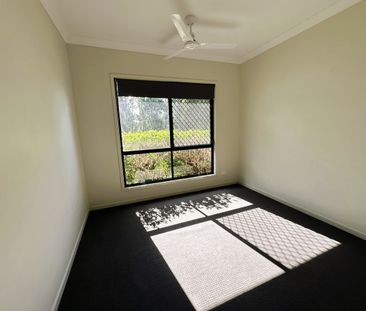 4 Bedroom Home in Quiet Pacific Pines Location! - Photo 3