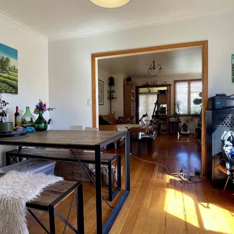 Bright & Beautiful Three Bedroom Home - Photo 1