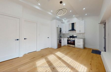 For Lease - 12 Kemano Street Unit# Unit 3, Aurora, Ontario - Photo 3