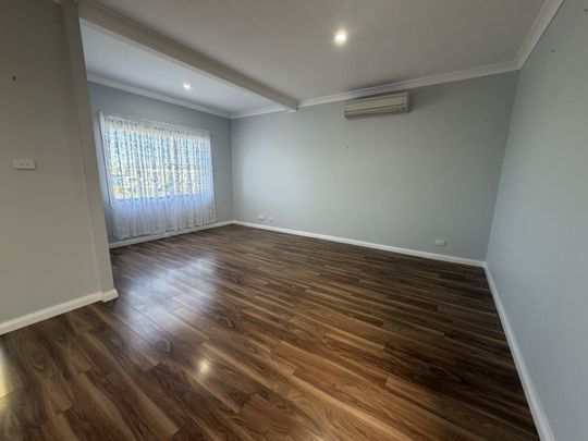 Spacious Family Home + Separate Studio Bedroom - Photo 1