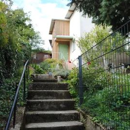 70 m² Wohnung im Kleingartenhaus - mit Balkon, Terrasse und eigenem Garten in herrlicher Grünruhelage - Photo 1