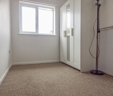 2 bedroom semi-detached house to rent - Photo 4