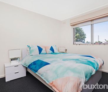 LIFESTYLE LOCATION! - Photo 5