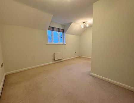 3 Bedroom Mews To Let - Photo 5