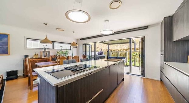 Modern Family Home - Photo 1