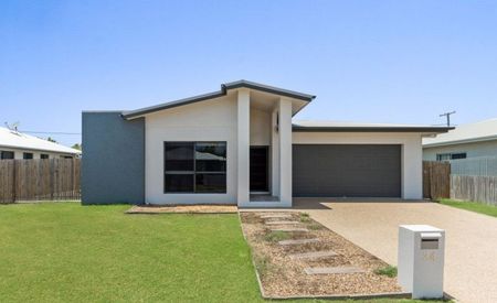 Beautifully Finished Family Home in Liberty Rise, Mount Louisa - Photo 5