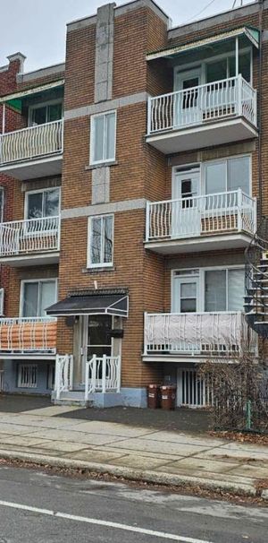 Logement 4 1/2 double disponible 1er juillet - Photo 1