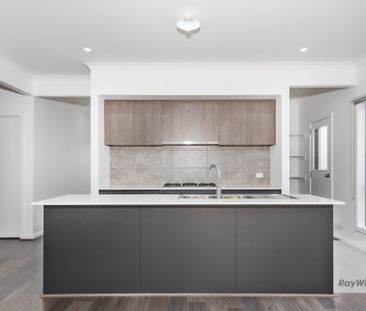 Modern Family Living with Space & Comfort - Photo 3