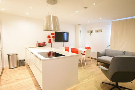 Huntsworth Mews, London, NW1 - Photo 3