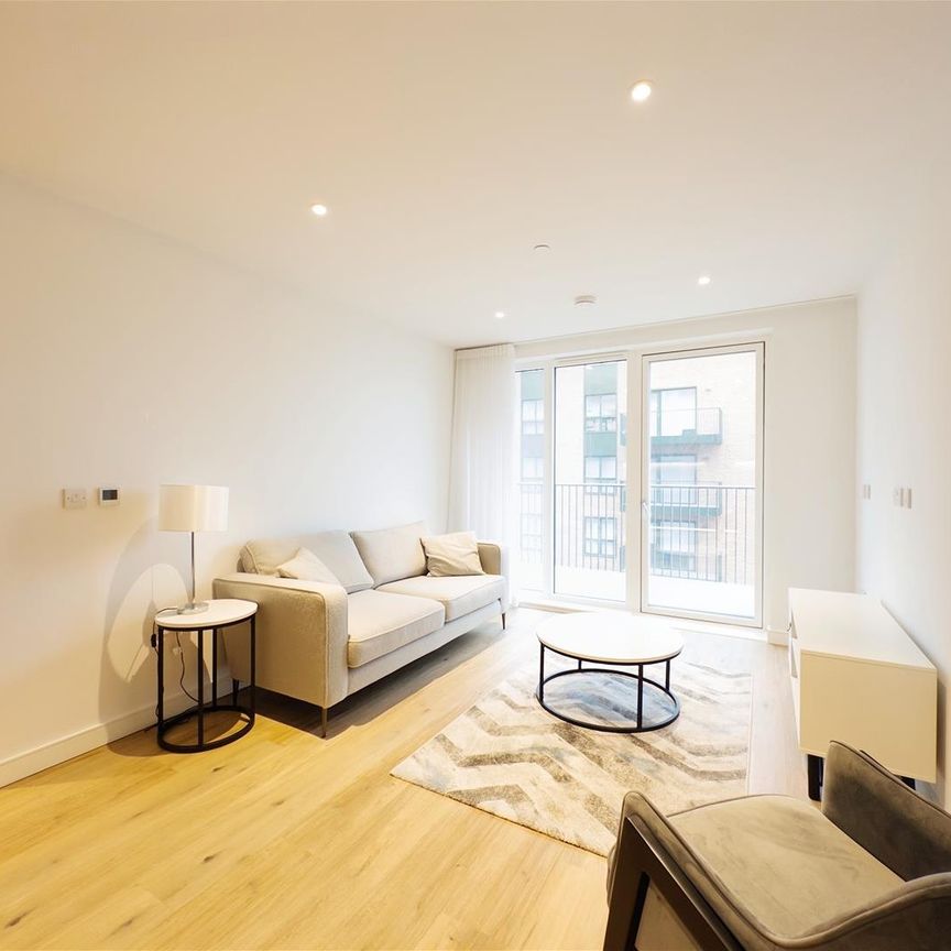 Cedrus Avenue, Southall - Photo 1