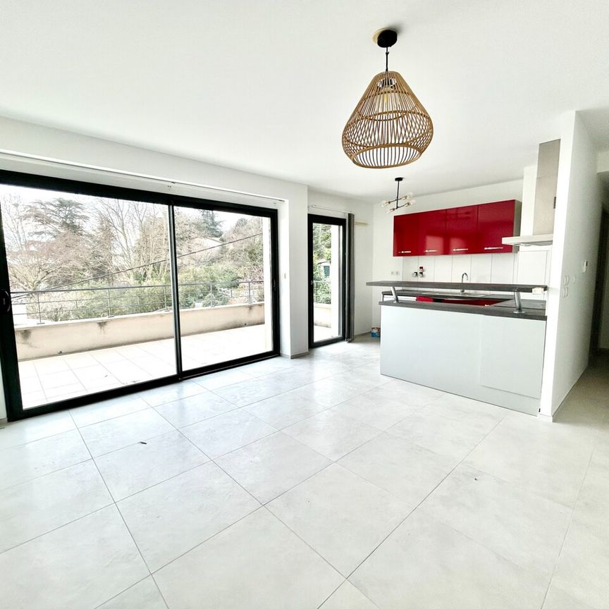 Location Appartement 2 pièces TOURNON SUR RHONE 07300 - Photo 1